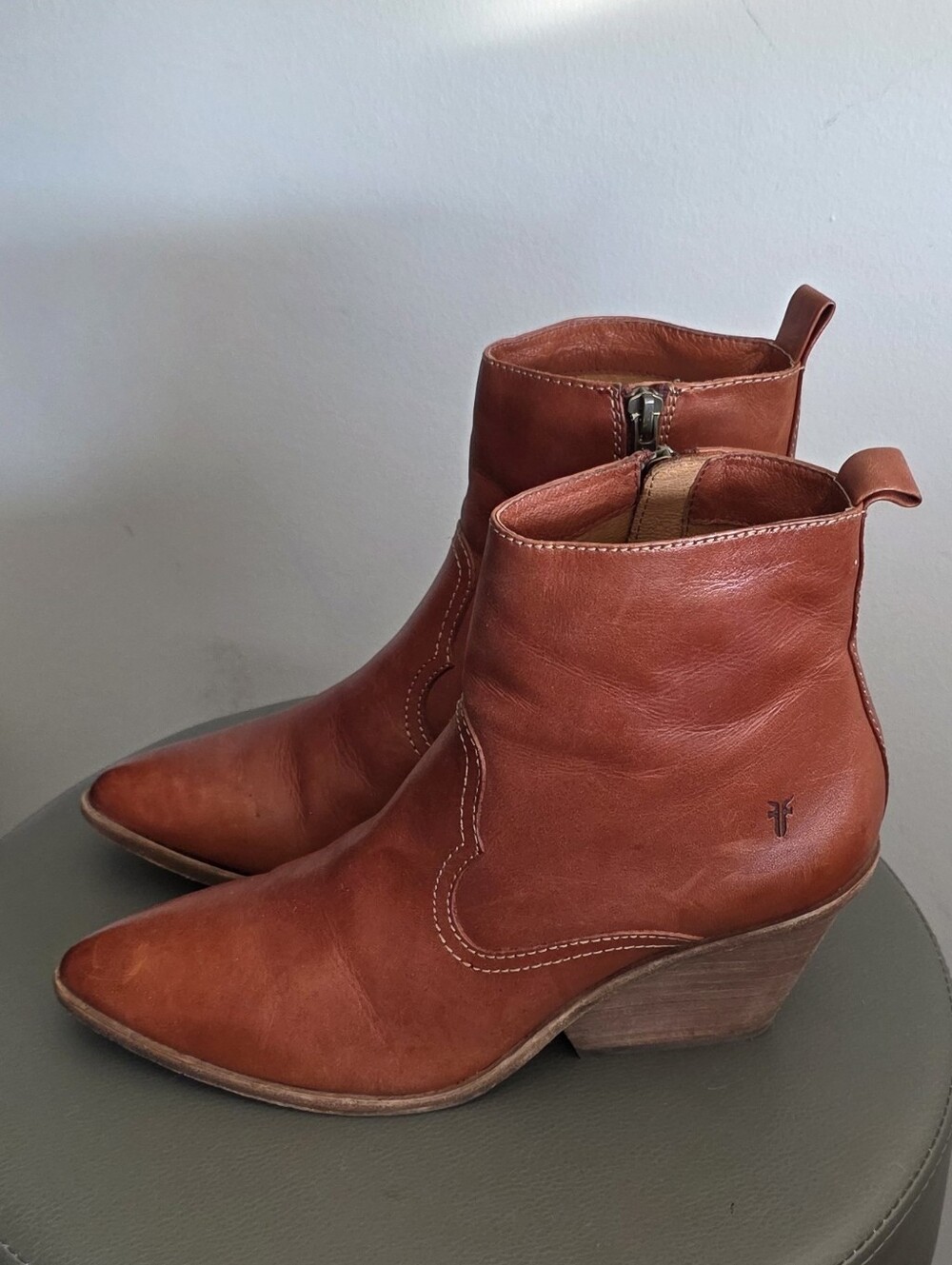 Frye Sacha Short Western Ankle Boots Cognac Brown Leather Pointed Toe Booties